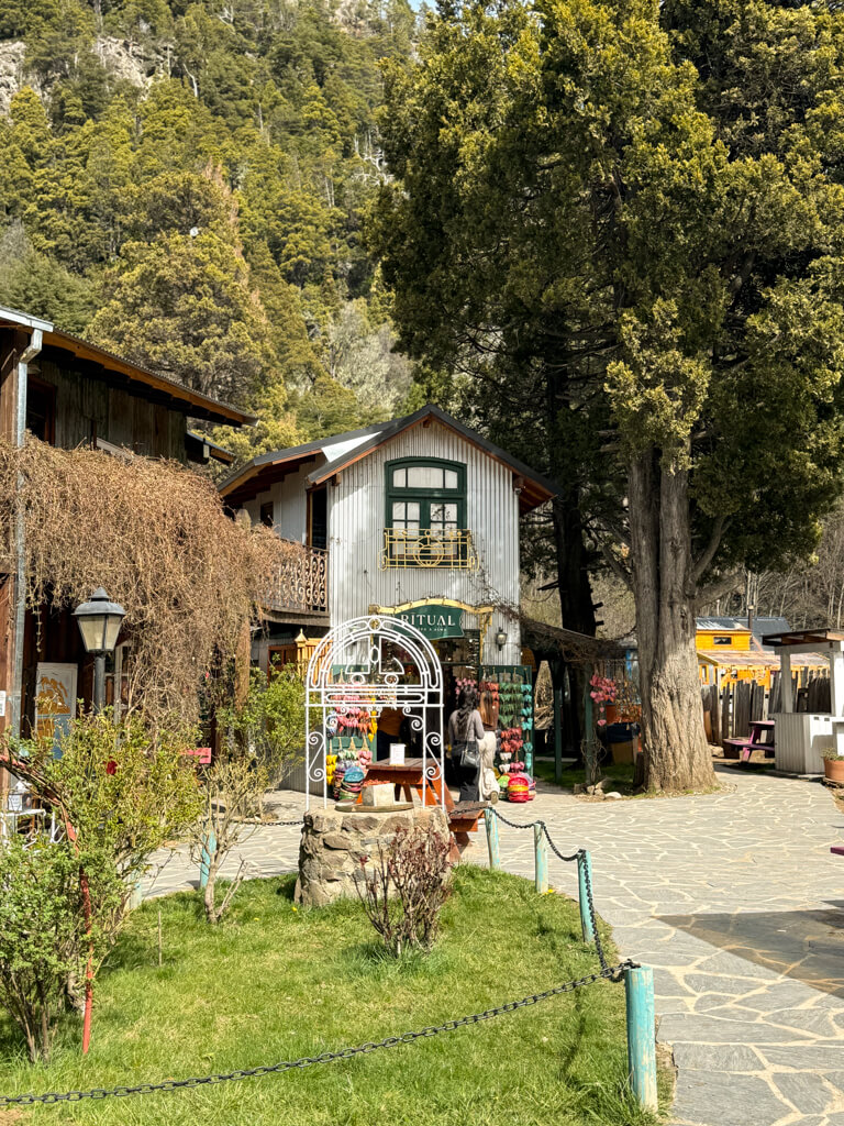 Traslado Colonia Suiza Bariloche: tradición, naturaleza y sabor - Imagen 2